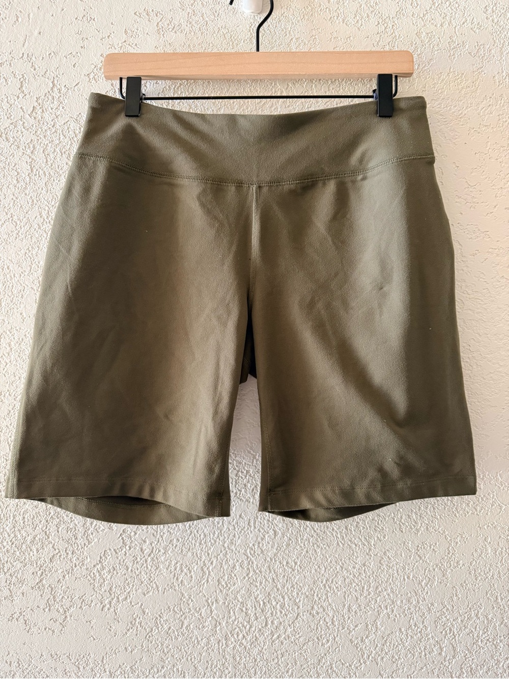 LAND’S END Olive Green Sage Womens Activewear Biker Shorts Size Medium Petite